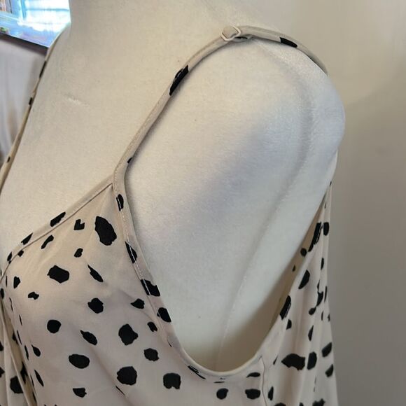 Papermoon Conway faux wrap blouse Beige black dots Size LP NWT - Picture 5 of 8